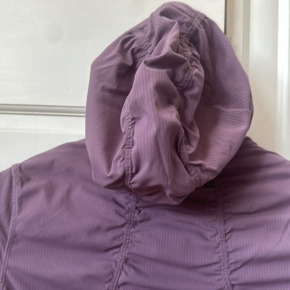 Lululemon Athletica Zip Up Jacket w Hood, Deep Pockets, Thumbholes, Purple, 8 EC - Picture 8 of 13